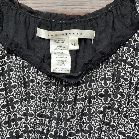 Max Studio peasant dress elastic waist v neck - Picture 5 of 8